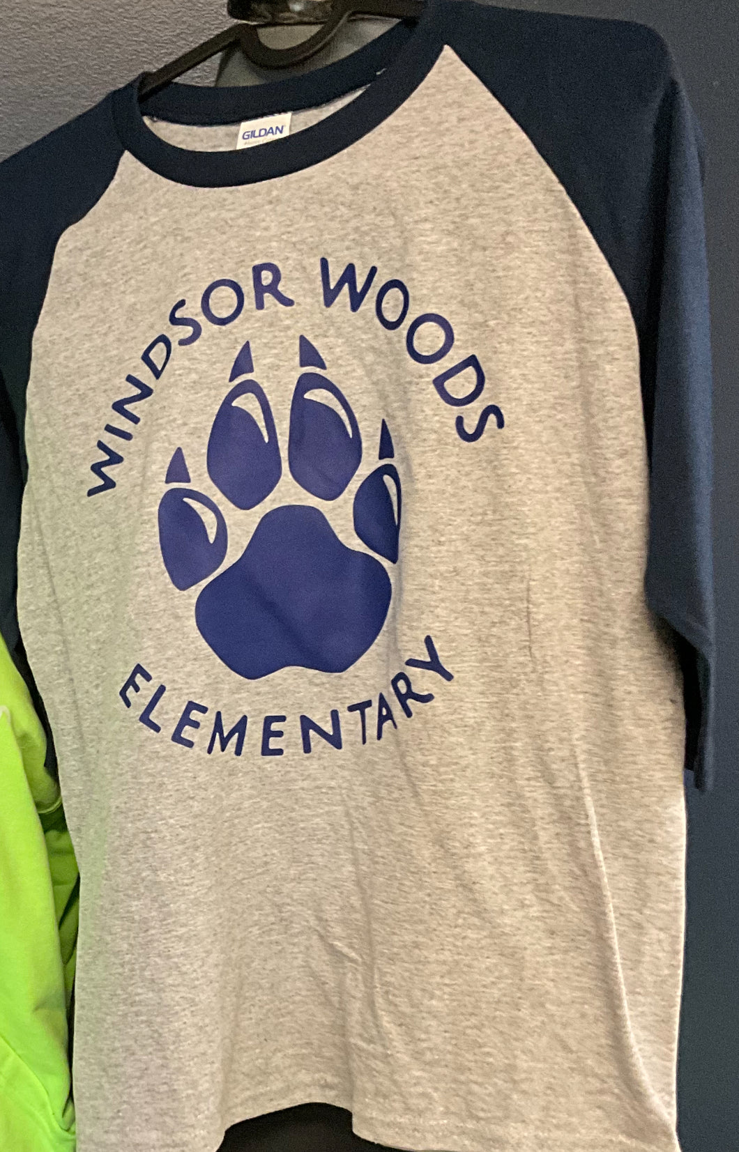 Windsor Woods Elementary School/3/4 Sleeve Shirt/grey with Blue
